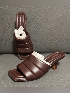 VINCE Cecil Slide Heel Sandals Women 8.5 Quilted Leather Square Toe Kitten Brown